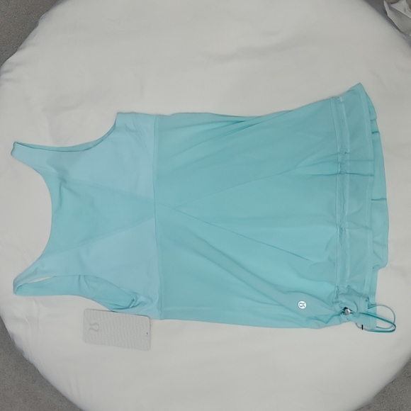 Lululemon run Tata topper in aquamarine size 8 bnwt - Picture 8 of 8